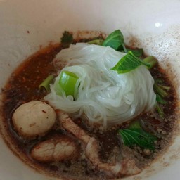 ก๋วยเตี๋ยวเรือน้ำตก (หมู)