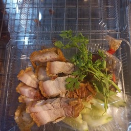 หมูกรอบน้องกวินทร์