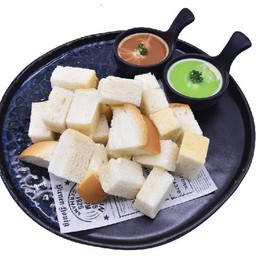 เอ็มปัง สังขยาชาไทย และใบเตย