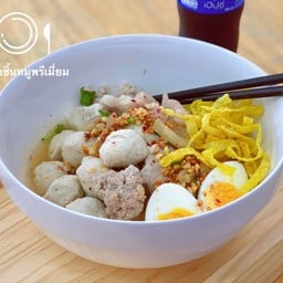 เกาเหลาหมูครบเครื่องจัดเต็ม