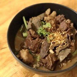 ก๋วยเตี๋ยวเรือเนื้อตุ๋น