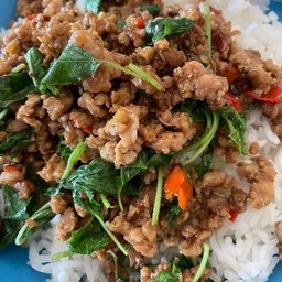 กระเพราหมูสับ