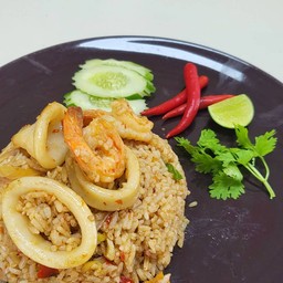 ข้าวผัดต้มยำทะเล