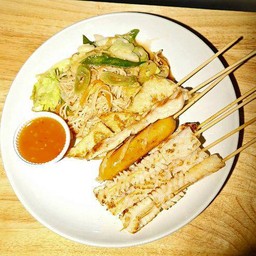 ย่างให้ (ผัดผักกะหล่ำปลี+ผักกาดขาว+แครอท) ฟรี!