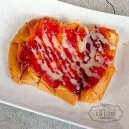 เนยสตอเบอรรี่ราดนมข้น