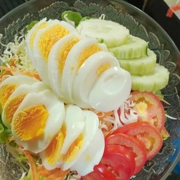 สลัดไข่ต้ม