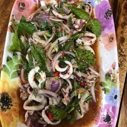 ลาบปลาหมึก