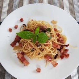 Cafe Umi & Bistro 1-3-5 ถนสามเสน ชั้นล่าง โรงแรมบ้านแหม่ม แขวงวัดสามพระยา เขตพระนคร  กทม 10200