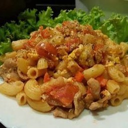 มักกะโรนีหมูชิ้น