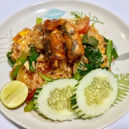 ข้าวผัดปลากระป๋อง