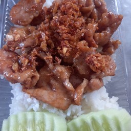 ข้าวหมูกระเทียม