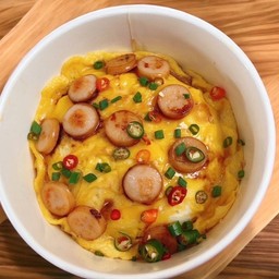 ข้าวไข่ข้นโรยไส้กรอก