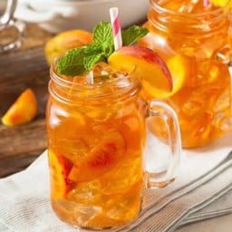 ชาพีช. peach tea