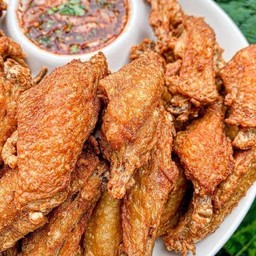 ปีกไก่ทอดน้ำปลา