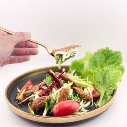 ยำปลากรอบ