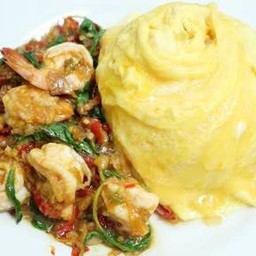 ข้าวกะเพรากุ้งไข่ข้น