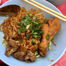 ก๋วยเตี๋ยวไก่แห้ง