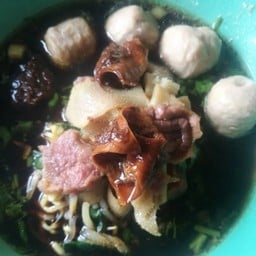 ก๋วยเตี๋ยวเนื้อ