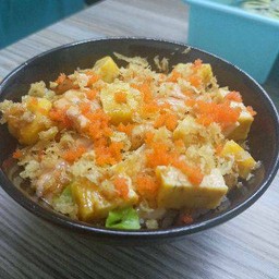 ข้าวหน้าเเชลมอนย่างเทมปุระ