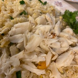 ข้าวผัดปูก้อน จัมโบ้