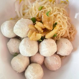 ก๋วยเตี๋ยวลูกชิ้นหมููล้วน