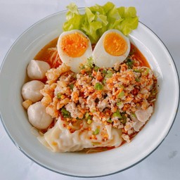 ก๋วยเตี๋ยวน้ำต้มยำโบราณ (น้ำ) (ใส่ไข่)