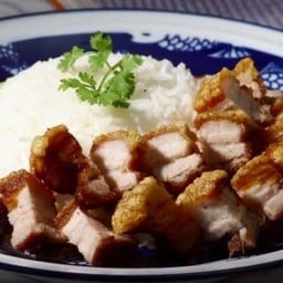 ข้าวหมูกรอบ