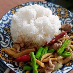 ผัดหมูใส่ถั่วฝักยาวใส่หน่อไม้