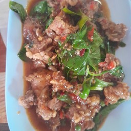 ผัดจังโก้เนื้อ