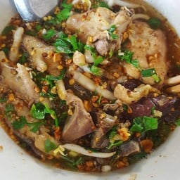 ก๋วยเตี๋ยวไก่ต้มยำ