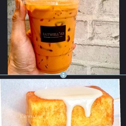 ชาไทยสีส้ม จับคู่ ปังปิ้ง 1 ชิ้น