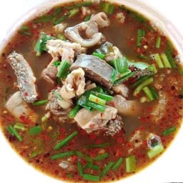 ต้มแซ่บเครื่องในเนื้อ