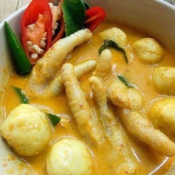 SET 2 - ขนมจีนน้ำยากะทิลูกชิ้นขาไก่