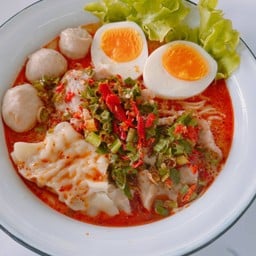 ก๋วยเตี๋ยวต้มยำน้ำข้น (ใส่ไข่)
