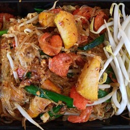ผัดไทยวุ้นเส้นผัดคลุก รสจัดจ้าน
