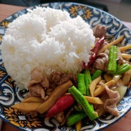 ผัดทะเลใส่ถั่วฝักยาวใส่หน่อไม้