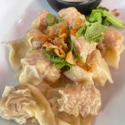 เกี๊ยวลวกจิ้ม