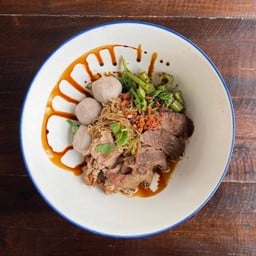 เส้นใหญ่ แห้ง หมู