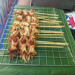 เบคอนพันเห็ด ตลาดอัศวิน