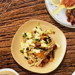 ผัดหมี่ฮ่องกง(กุ้ง,เบค่อน)