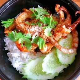 ข้าวหมึกกระเทียม