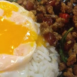 อร่อยริมราง ถนนเลียบรางรถไฟหลังสถานีรถไฟศาลายา ปากซอยเทศบาล17