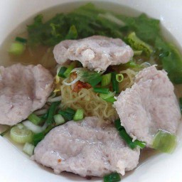 ก๋วยเตี๋ยว(น้ำ)หมูเด้ง