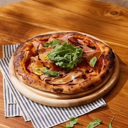 Parma ham rocket pizza