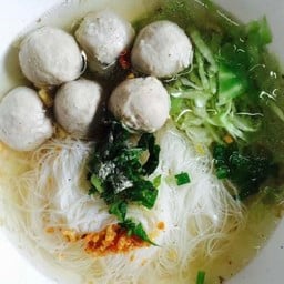 ก๋วยเตี๋ยวหมู เนื้อ เจ๊ไหว -