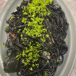 สปาเกตตี้ปลาหมึกดำ