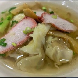 เกี๊ยวน้ำหมูแดง