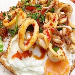 กะเพราปลาหมึก