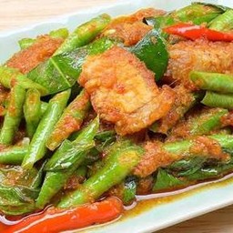 ผัดพริกแกงหมู(กับข้าว)