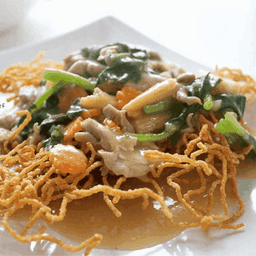 ราดหน้าหมี่กรอบ